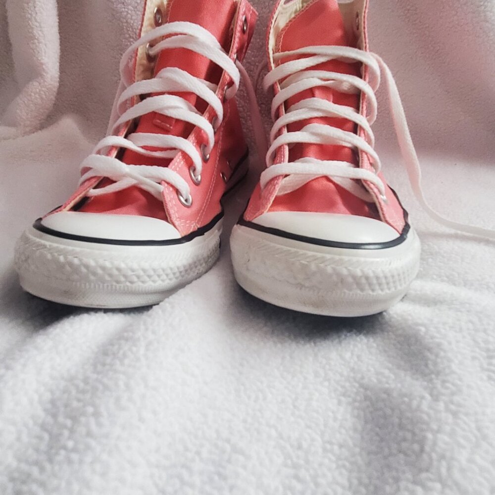 Pink High Top Converse - 8 women 6 men - Picture 7 of 8